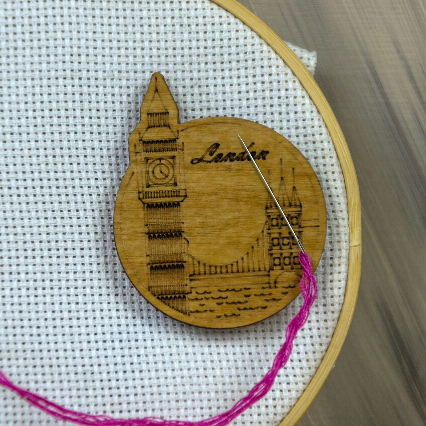 Wooden Magnetic Needle Minder