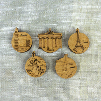 Wooden Magnetic Needle Minder